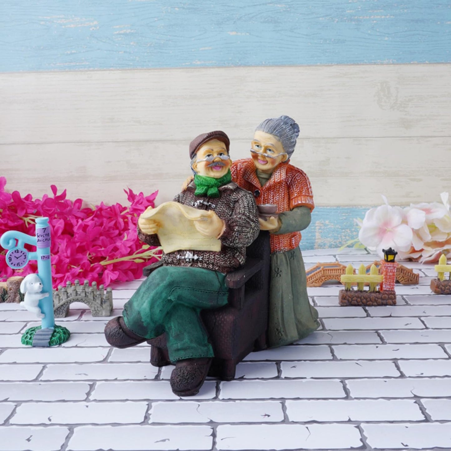Beautiful Hand Painted |Medium Size Resin Sitting Romantic Couple for Home Decor