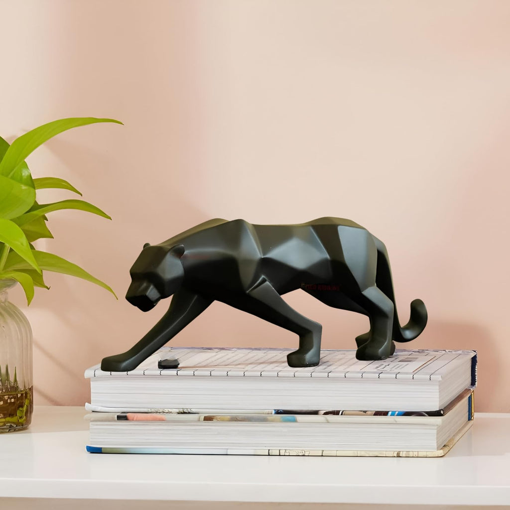 Black Panther Jaguar (26cm x 6.5cm x 8.5 cm)